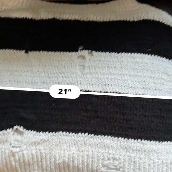 Hollister distressed oversized crop sweater size small - Picture 10 of 10